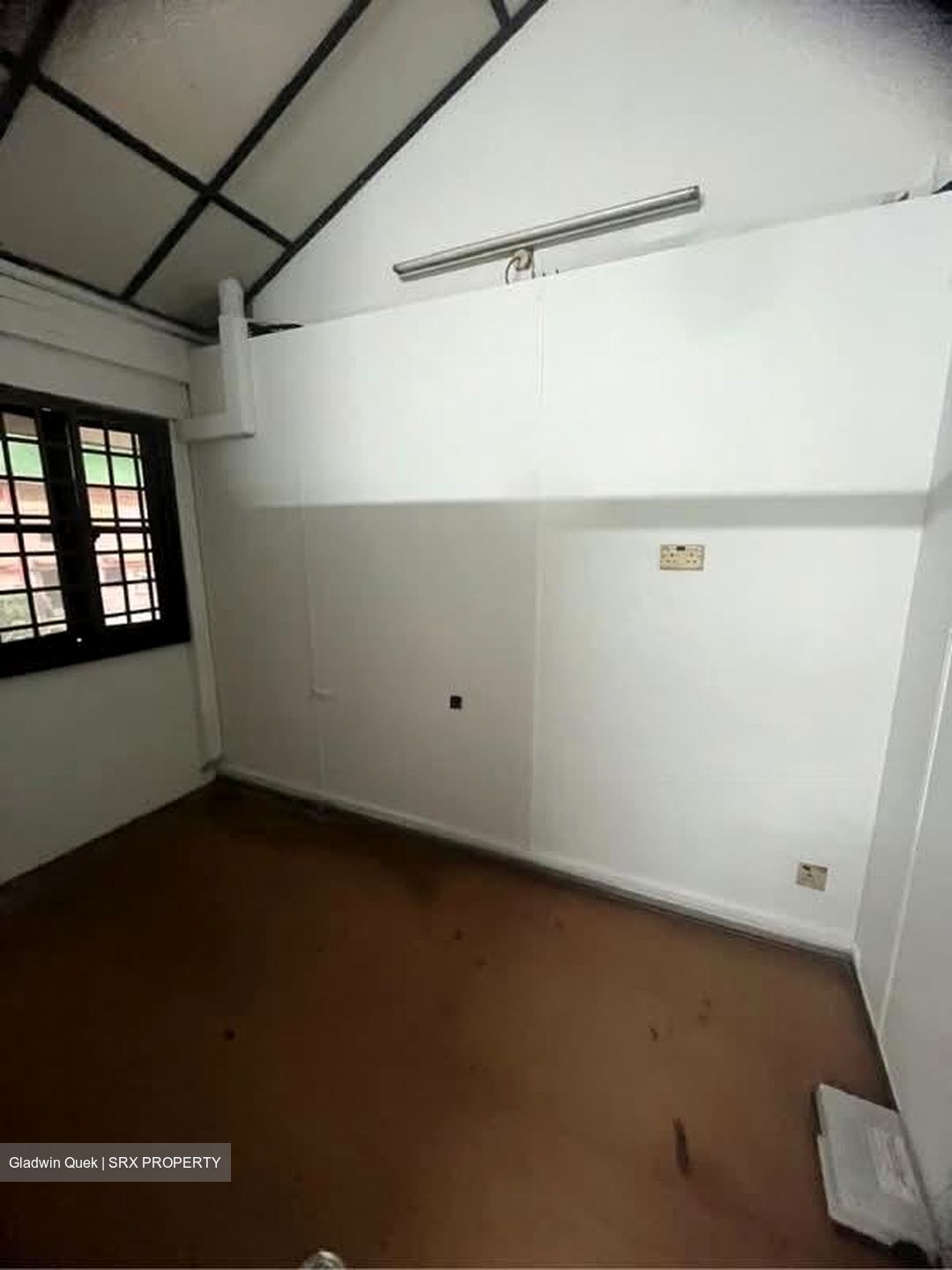 Jurong West Street 92 (D22), Office #558864621